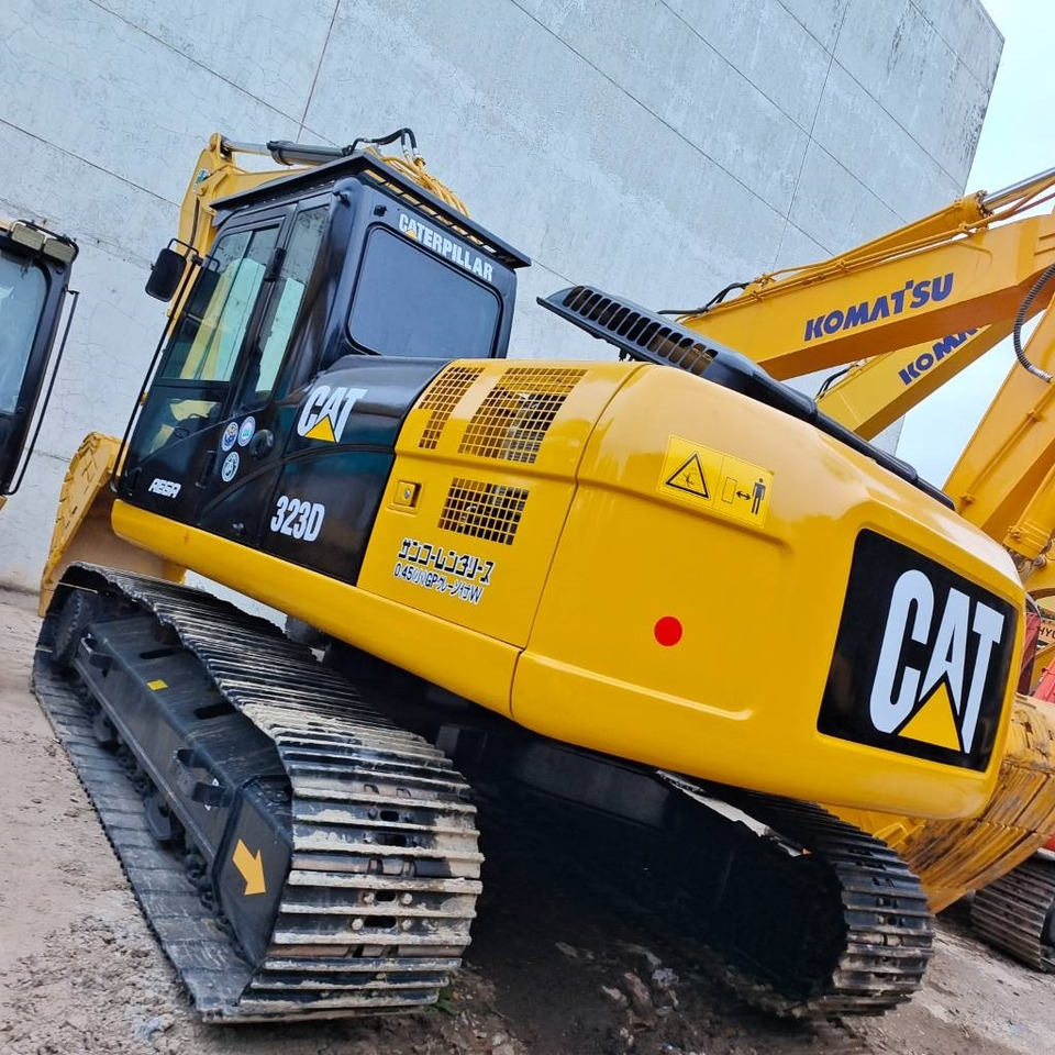 CAT 323 - Kettenbagger: das Bild 4 CAT 323 - Kettenbagger: das Bild 4