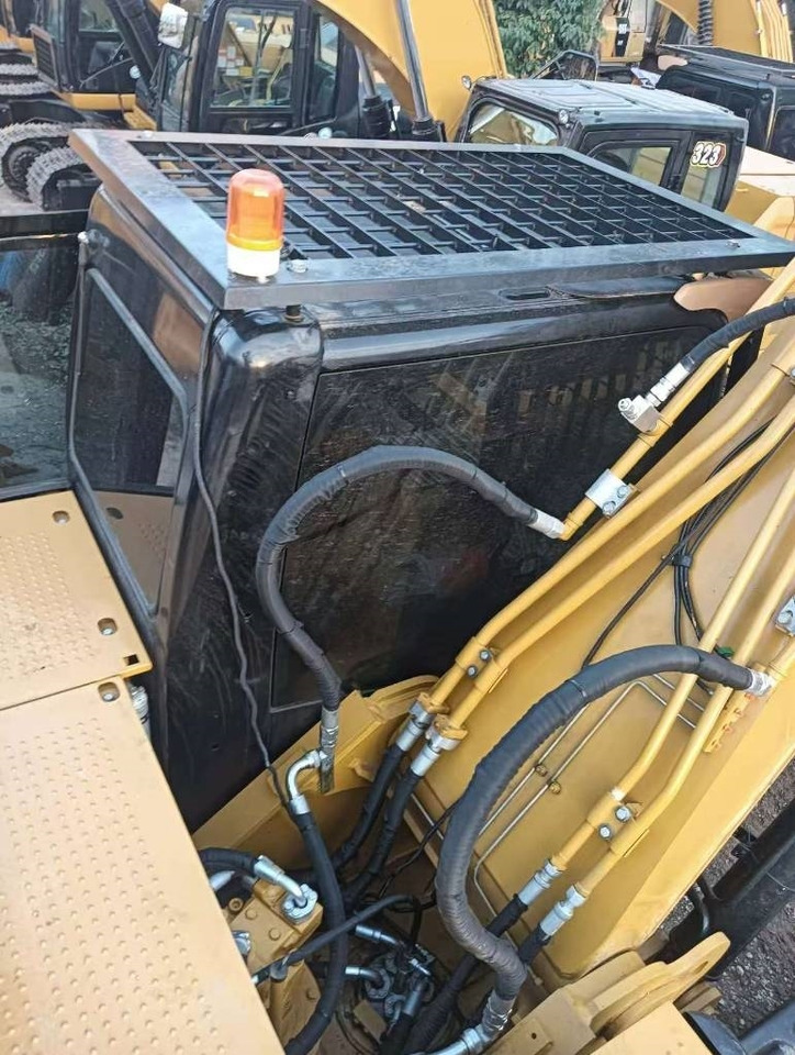 CAT 324 D2 L - Kettenbagger: das Bild 4 CAT 324 D2 L - Kettenbagger: das Bild 4