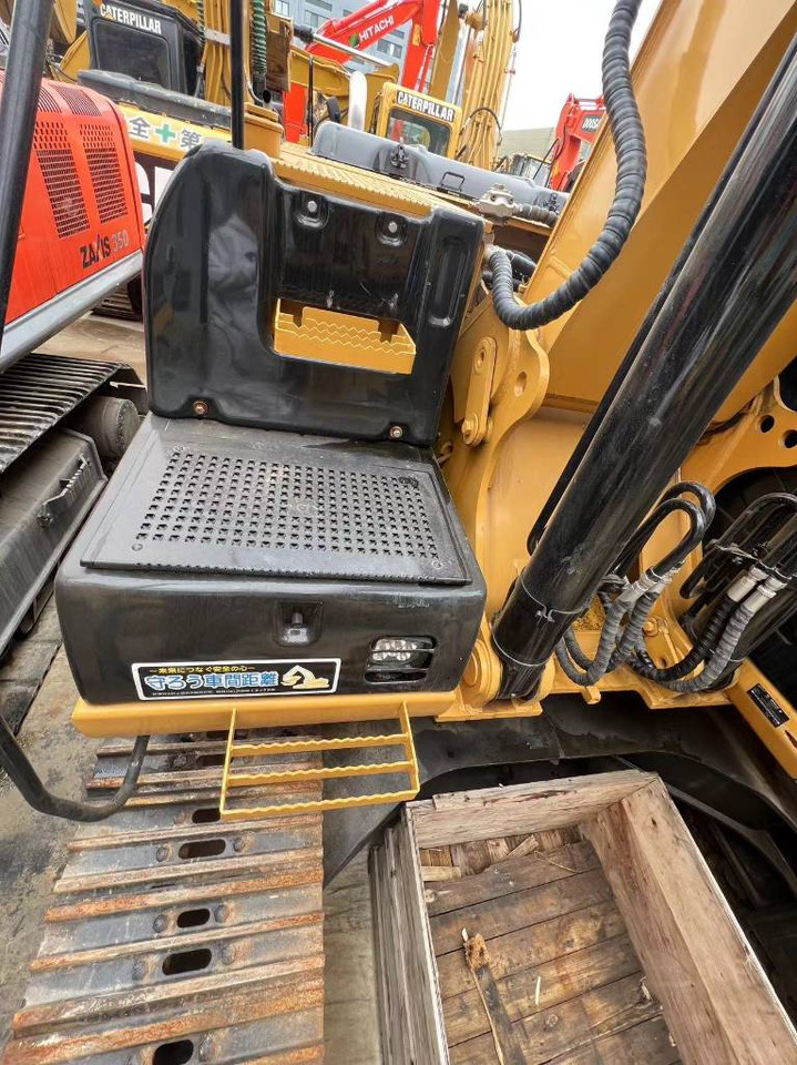 CAT 325 C - Kettenbagger: das Bild 4 CAT 325 C - Kettenbagger: das Bild 4