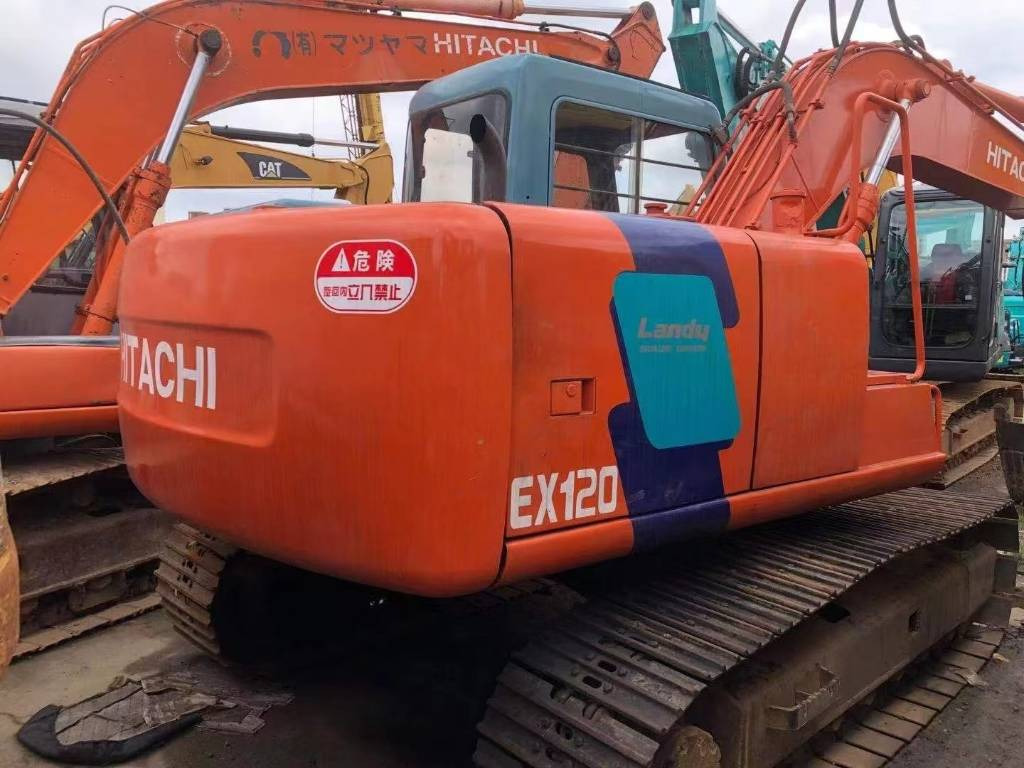 Hitachi EX 120-3 - Kettenbagger: das Bild 1 Hitachi EX 120-3 - Kettenbagger: das Bild 1