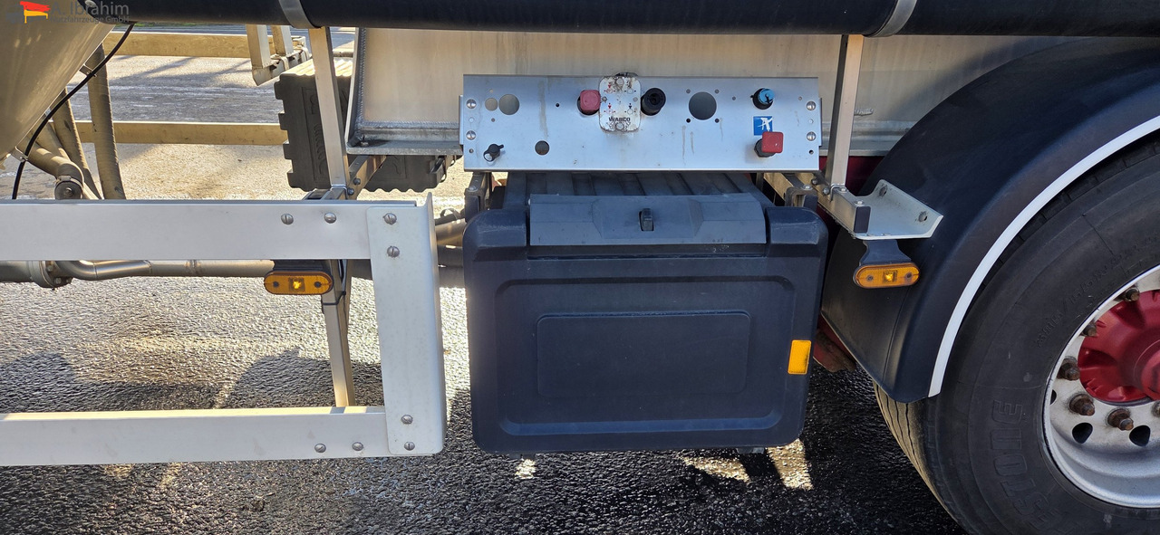 Feldbinder EUT 40.3 Liftachse, Scheibenbremse Topzustand | einsatzbereit - Siloauflieger: das Bild 4 Feldbinder EUT 40.3 Liftachse, Scheibenbremse Topzustand | einsatzbereit - Siloauflieger: das Bild 4