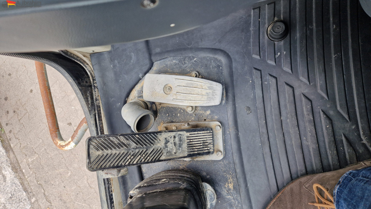 Liebherr A316 Schnellwechsler, Hammerverrohrung, Verstellausleger Deutz Motor - Minibagger: das Bild 5 Liebherr A316 Schnellwechsler, Hammerverrohrung, Verstellausleger Deutz Motor - Minibagger: das Bild 5