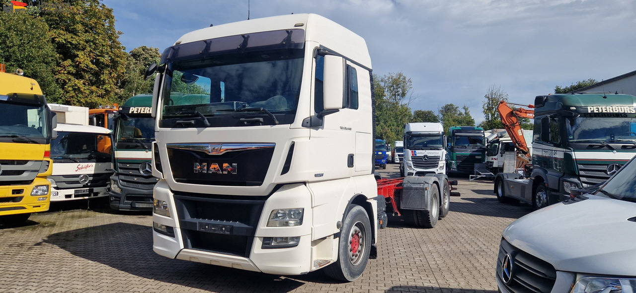 MAN 26.440 TGX, Chassis 7,80 m lang 4,85 m Radstand - Fahrgestell LKW: das Bild 1 MAN 26.440 TGX, Chassis 7,80 m lang 4,85 m Radstand - Fahrgestell LKW: das Bild 1