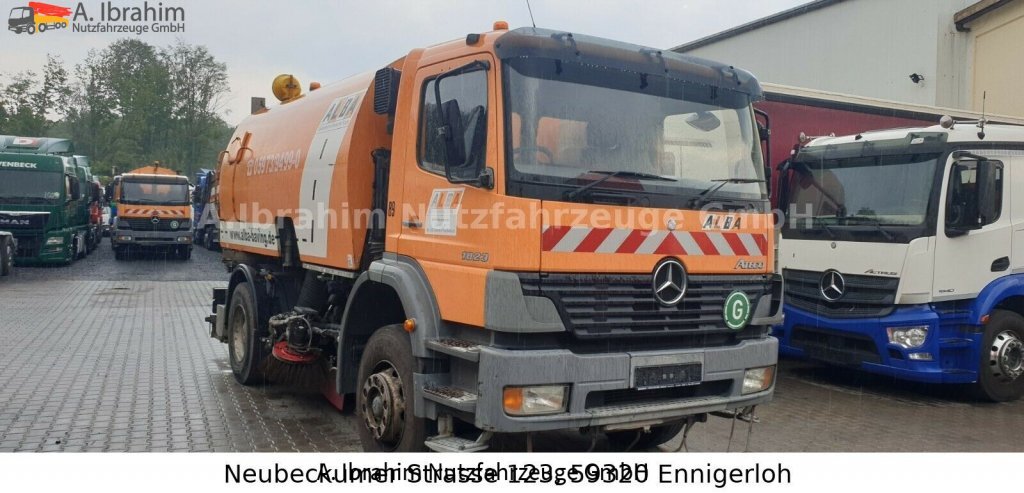 Mercedes-Benz 1823 DB 1823,Optifant 70, einsatzbereit, 3677 h Betriebsstunden - Kehrmaschine: das Bild 1 Mercedes-Benz 1823 DB 1823,Optifant 70, einsatzbereit, 3677 h Betriebsstunden - Kehrmaschine: das Bild 1