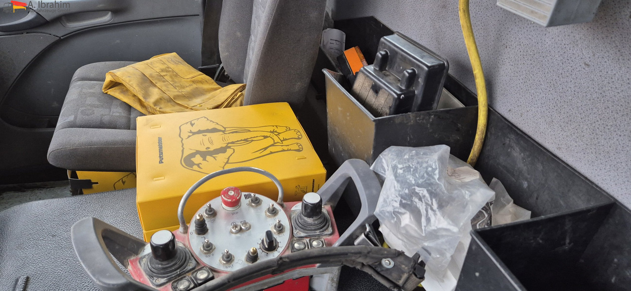 Mercedes-Benz 3241 PM 21-3 Liebherr 7 cbm PUMI Putzmeister Liebherr - Fahrmischerbetonpumpe: das Bild 3 Mercedes-Benz 3241 PM 21-3 Liebherr 7 cbm PUMI Putzmeister Liebherr - Fahrmischerbetonpumpe: das Bild 3