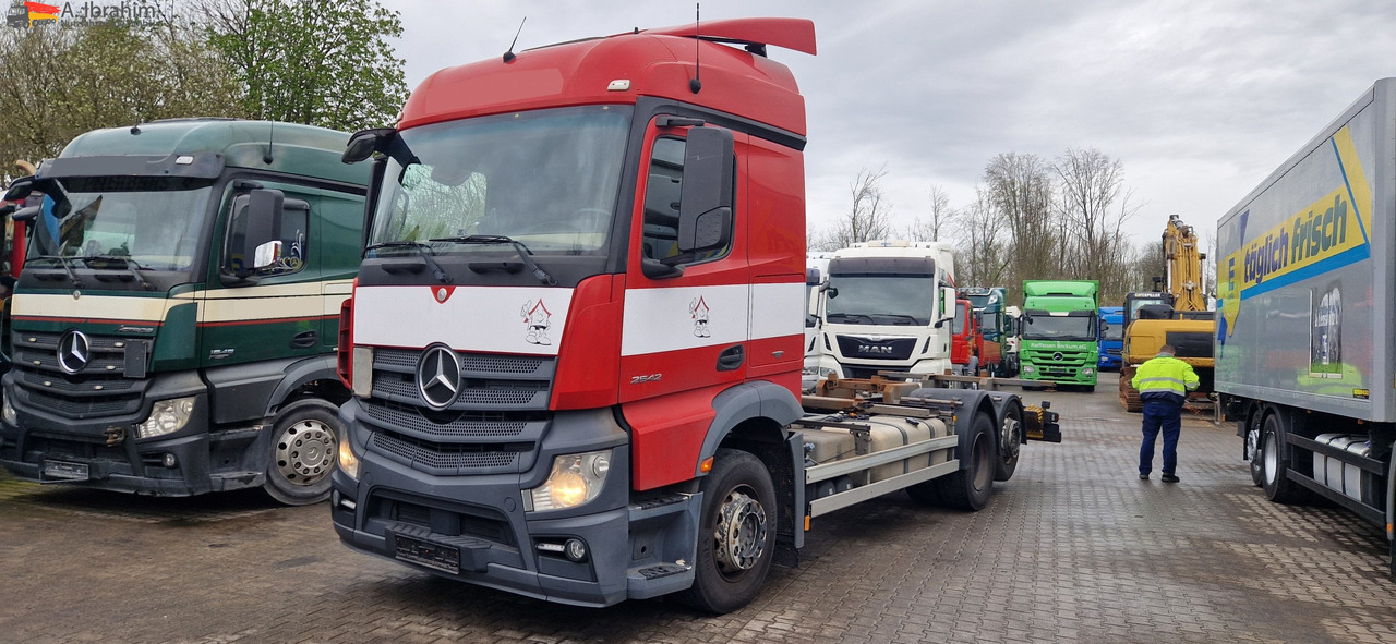 Mercedes-Benz DB 2542 Scheckheft gepflegt bei Mercedes, Euro 5 - Containerwagen/ Wechselfahrgestell LKW: das Bild 1 Mercedes-Benz DB 2542 Scheckheft gepflegt bei Mercedes, Euro 5 - Containerwagen/ Wechselfahrgestell LKW: das Bild 1