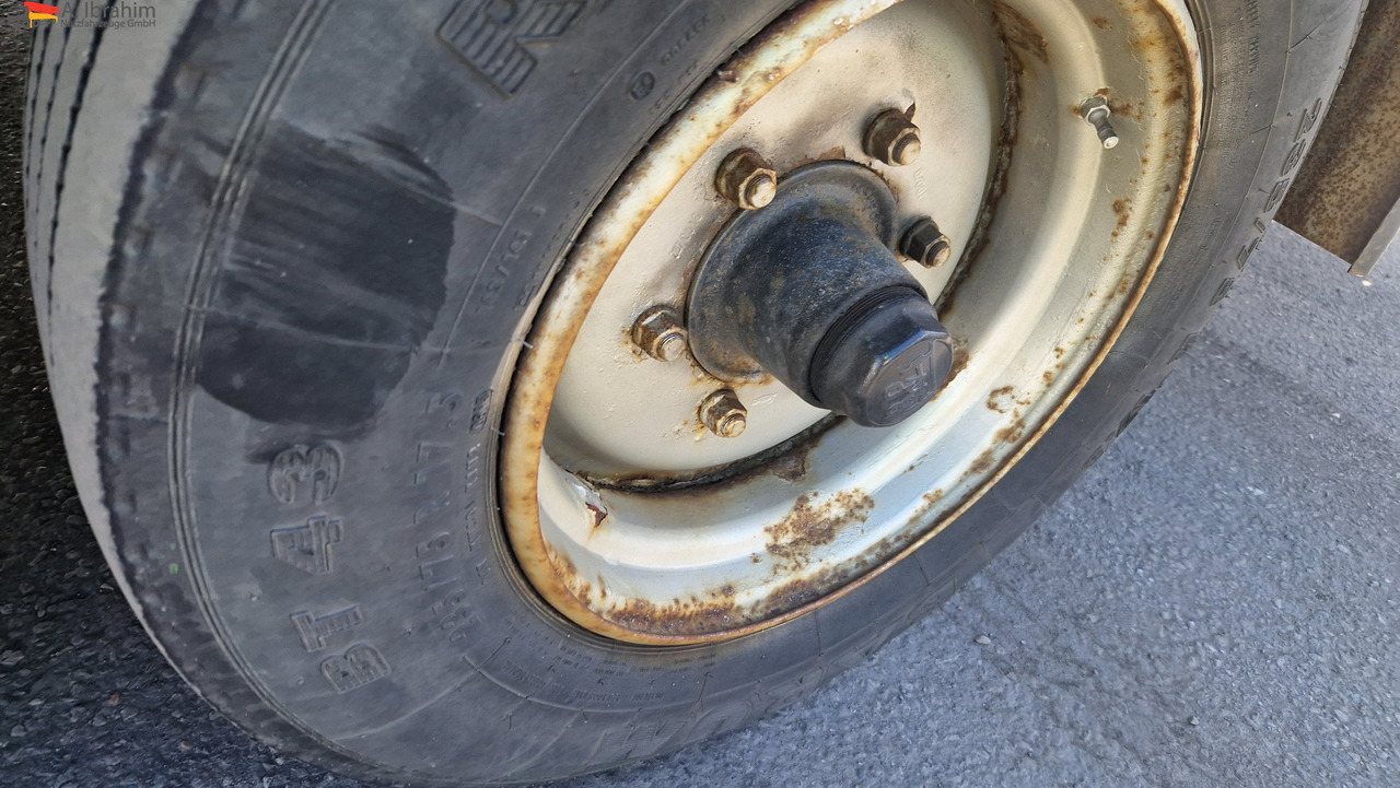 Möslein Tandemanhänger alt, aber ok - Planenanhänger: das Bild 2 Möslein Tandemanhänger alt, aber ok - Planenanhänger: das Bild 2