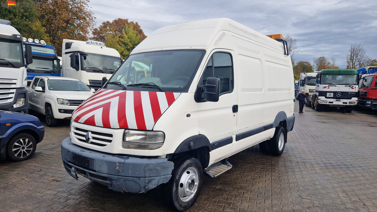 Renault 52AF, zwillingsbereift 2.8 nicht neu, aber läuft, - Kastenwagen: das Bild 1 Renault 52AF, zwillingsbereift 2.8 nicht neu, aber läuft, - Kastenwagen: das Bild 1