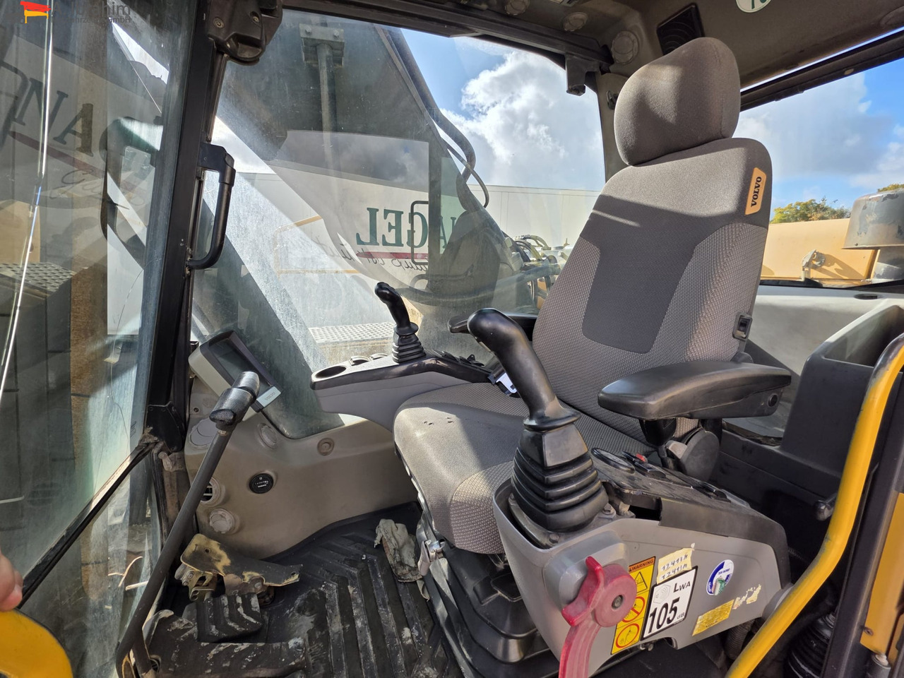 Volvo EC360C Schnellwechsler | Hammerhydraulik | Klima | 40t | 12305 St. - Kettenbagger: das Bild 3 Volvo EC360C Schnellwechsler | Hammerhydraulik | Klima | 40t | 12305 St. - Kettenbagger: das Bild 3