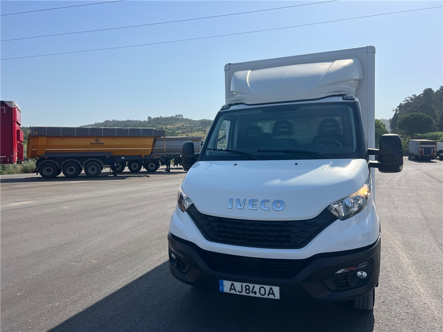 Iveco 35C16H - Koffer LKW: das Bild 2 Iveco 35C16H - Koffer LKW: das Bild 2