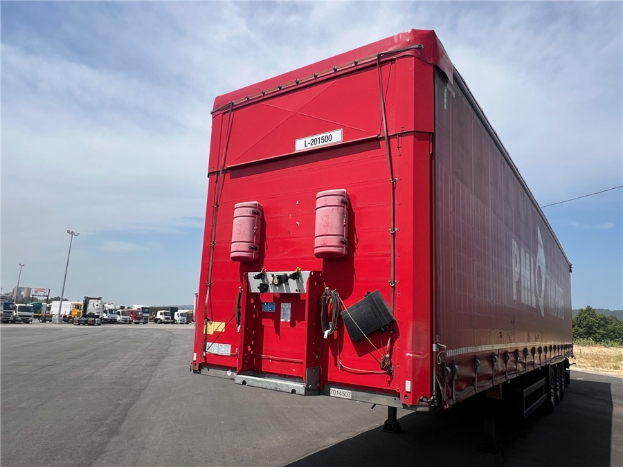 SCHMITZ CARGOBULL SCB-S3T TETO ELEVAR - Planenauflieger: das Bild 2 SCHMITZ CARGOBULL SCB-S3T TETO ELEVAR - Planenauflieger: das Bild 2