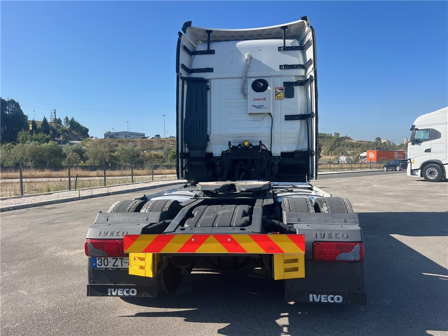 Iveco S-WAY 460 - Sattelzugmaschine: das Bild 5 Iveco S-WAY 460 - Sattelzugmaschine: das Bild 5