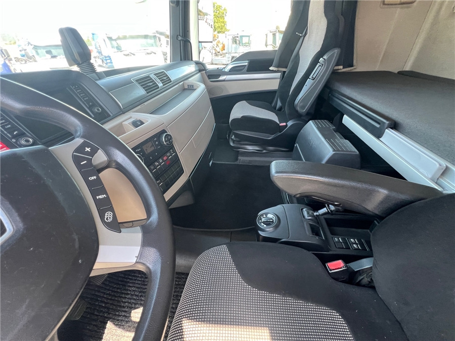 Sattelzugmaschine MAN TGX 18.460: das Bild 17