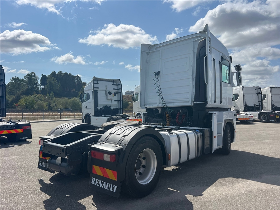 Renault AE 440 - Sattelzugmaschine: das Bild 4 Renault AE 440 - Sattelzugmaschine: das Bild 4