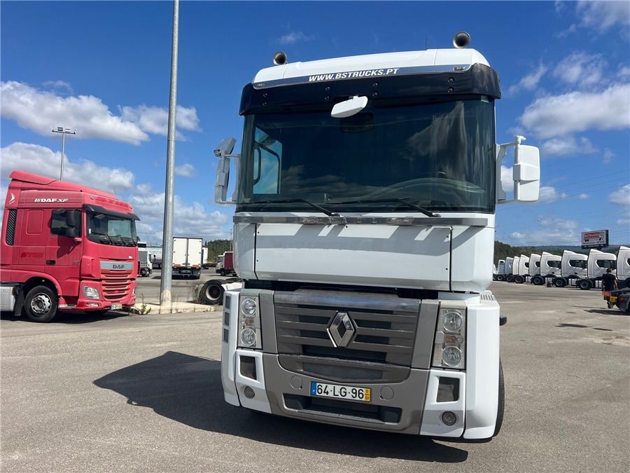 Renault AE 440 - Sattelzugmaschine: das Bild 2 Renault AE 440 - Sattelzugmaschine: das Bild 2