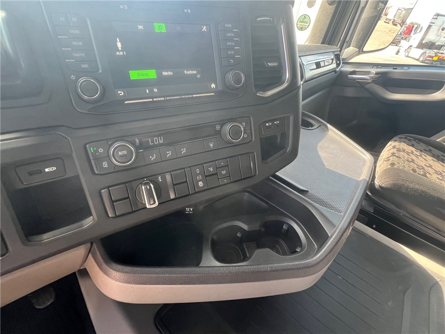Sattelzugmaschine Scania R450: das Bild 19