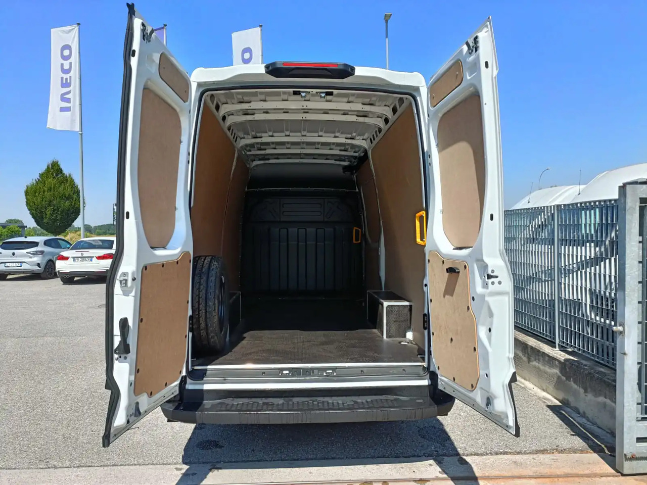 Kastenwagen IVECO DAILY 35S14 L2H2 CNG METANO KM 0: das Bild 9