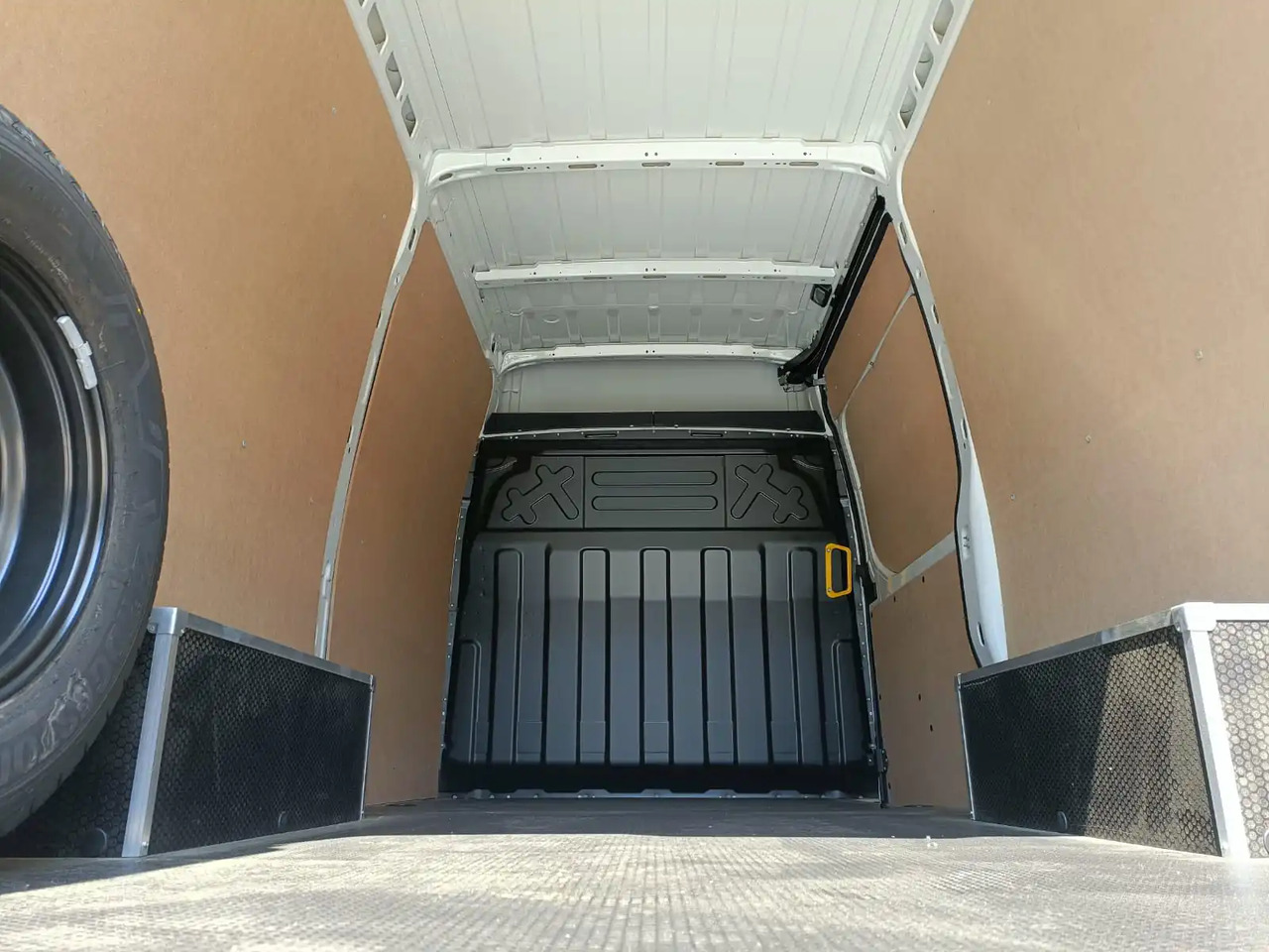 Kastenwagen IVECO DAILY 35S14 L2H2 CNG METANO KM 0: das Bild 7