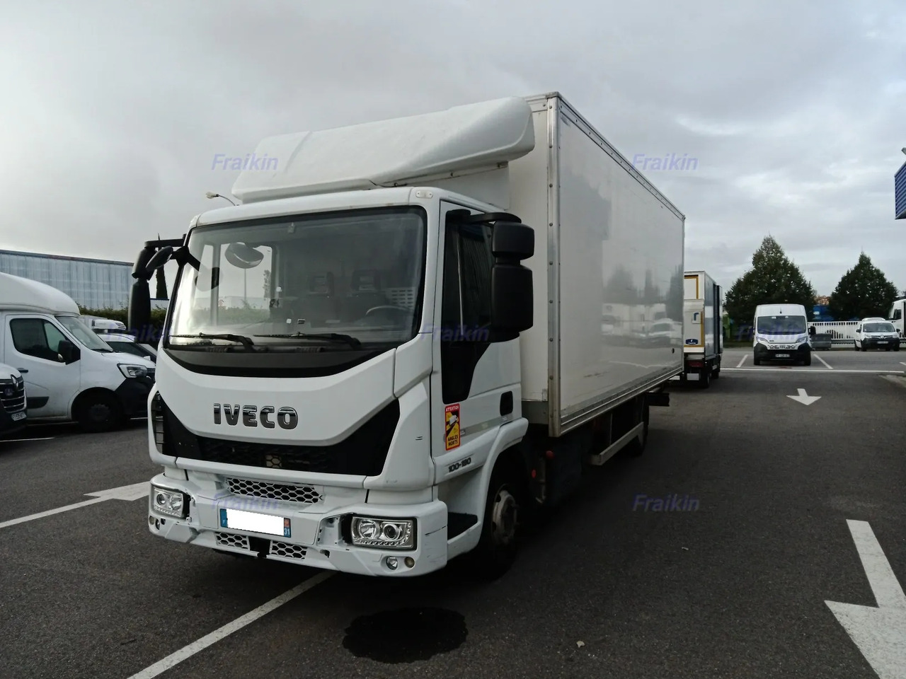 IVECO EUROCARGO 100E19P - Koffer LKW: das Bild 2 IVECO EUROCARGO 100E19P - Koffer LKW: das Bild 2