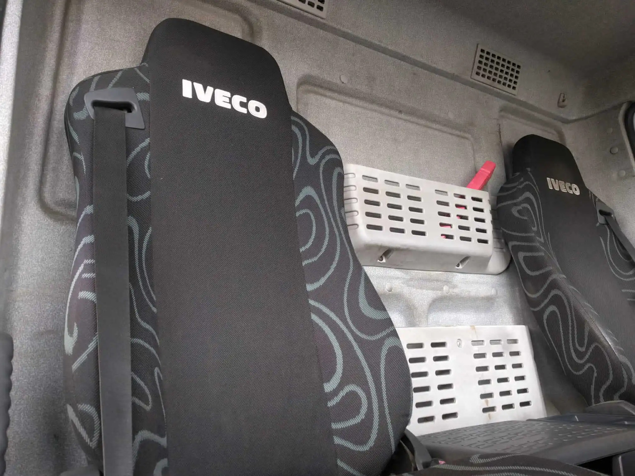 Koffer LKW IVECO EUROCARGO 120E18: das Bild 13