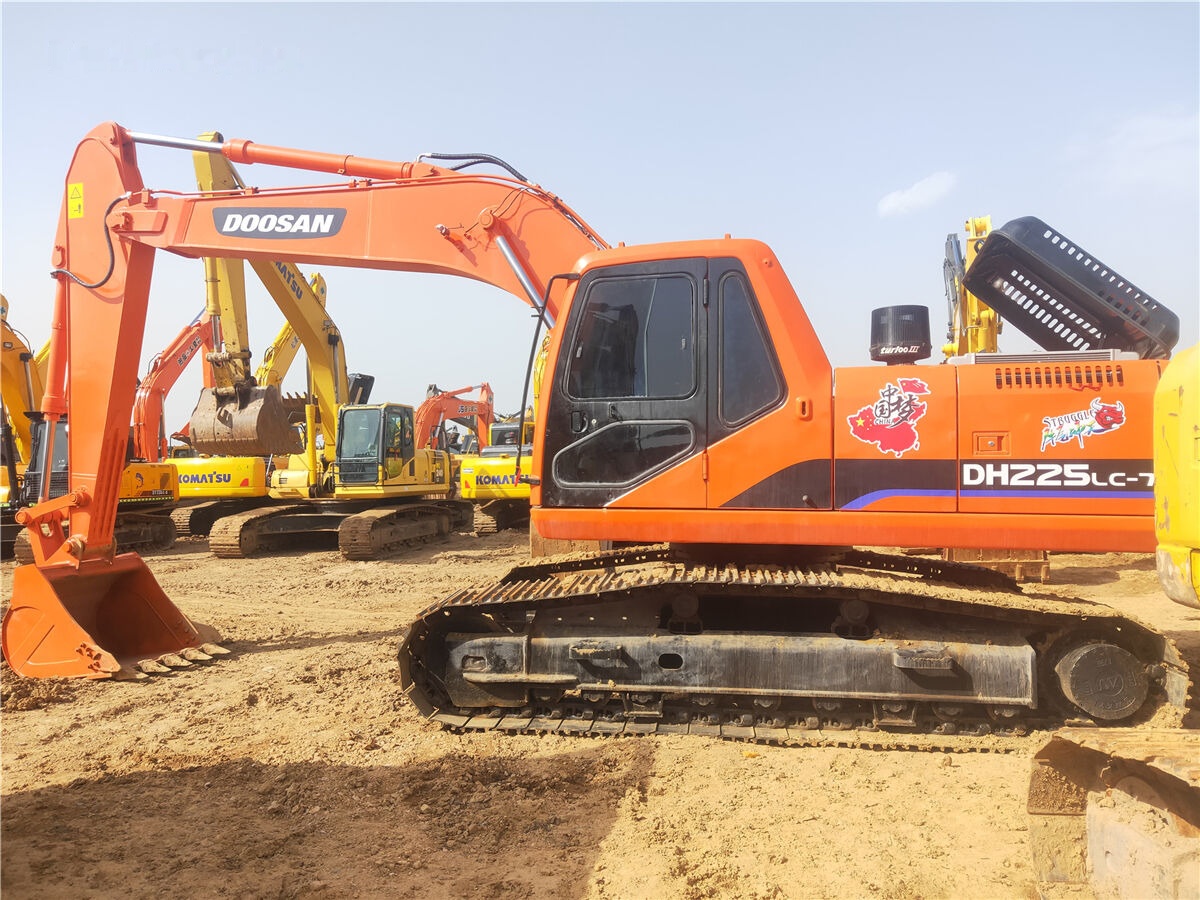 Doosan DH225 - Kettenbagger: das Bild 1 Doosan DH225 - Kettenbagger: das Bild 1