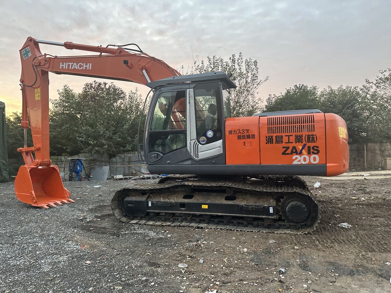 Hitachi ZX200-3 - Kettenbagger: das Bild 4 Hitachi ZX200-3 - Kettenbagger: das Bild 4