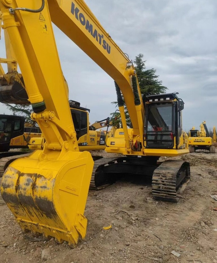 Komatsu PC220-8 - Kettenbagger: das Bild 2 Komatsu PC220-8 - Kettenbagger: das Bild 2
