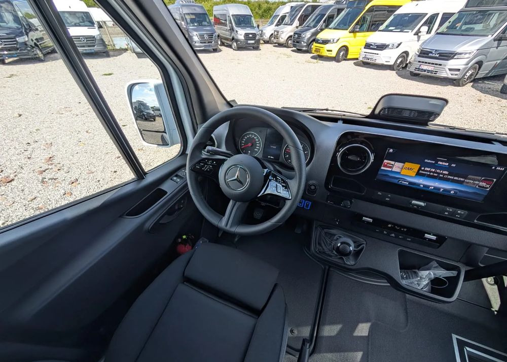 NEU: Kleinbus, Personentransporter Mercedes-Benz Sprinter 517: das Bild 15