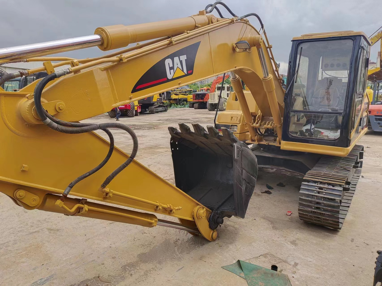 CATERPILLAR 312B - Kettenbagger: das Bild 4 CATERPILLAR 312B - Kettenbagger: das Bild 4