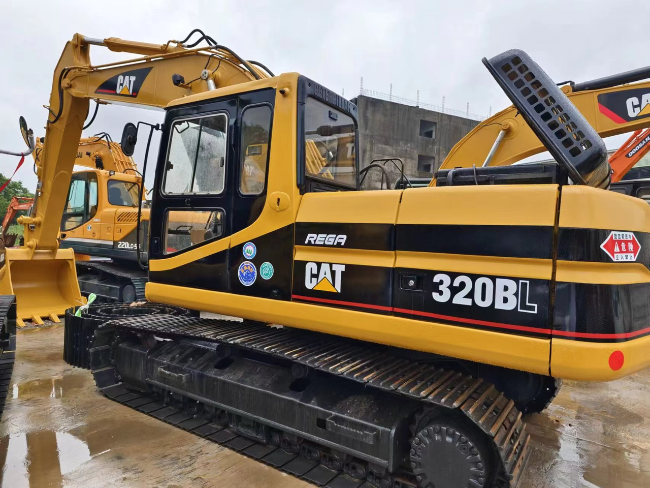 CATERPILLAR 320BL - Kettenbagger: das Bild 1 CATERPILLAR 320BL - Kettenbagger: das Bild 1