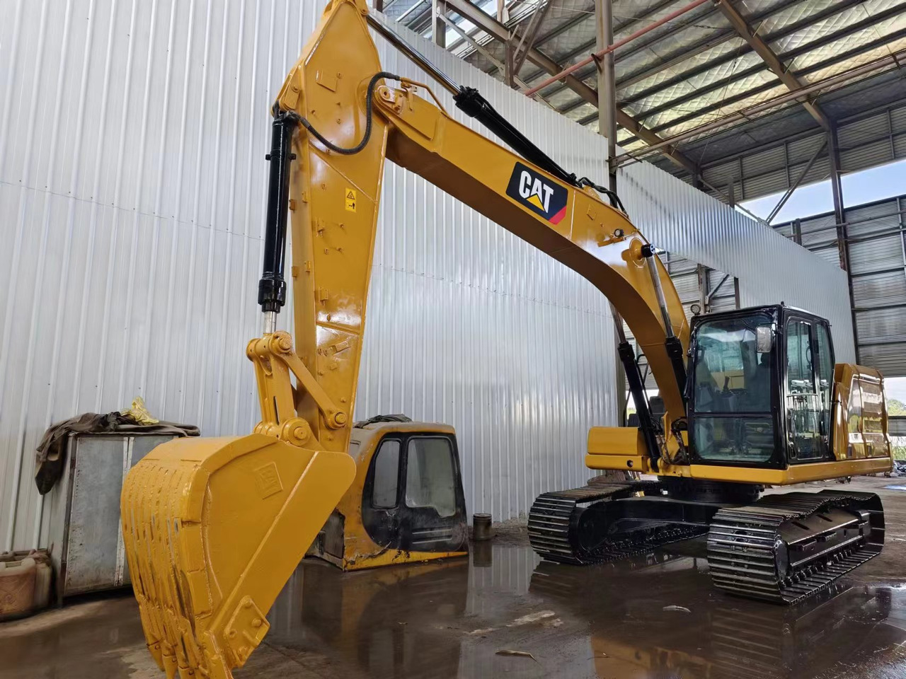 CATERPILLAR 320GC - Kettenbagger: das Bild 2 CATERPILLAR 320GC - Kettenbagger: das Bild 2