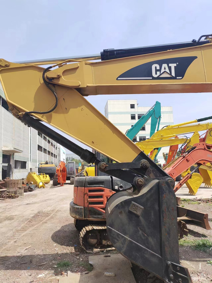 CATERPILLAR 325C - Kettenbagger: das Bild 4 CATERPILLAR 325C - Kettenbagger: das Bild 4