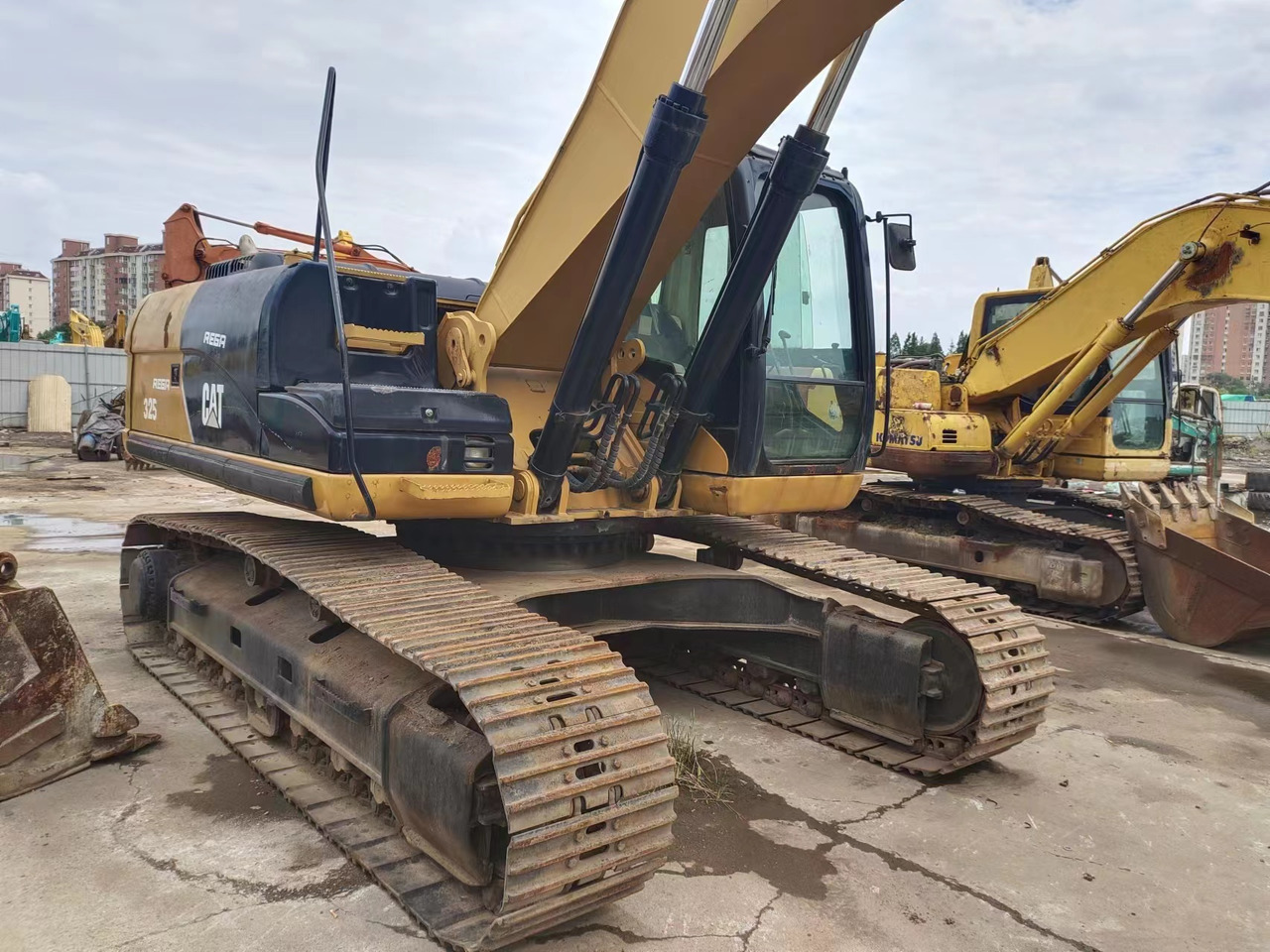 CATERPILLAR 325C - Kettenbagger: das Bild 3 CATERPILLAR 325C - Kettenbagger: das Bild 3
