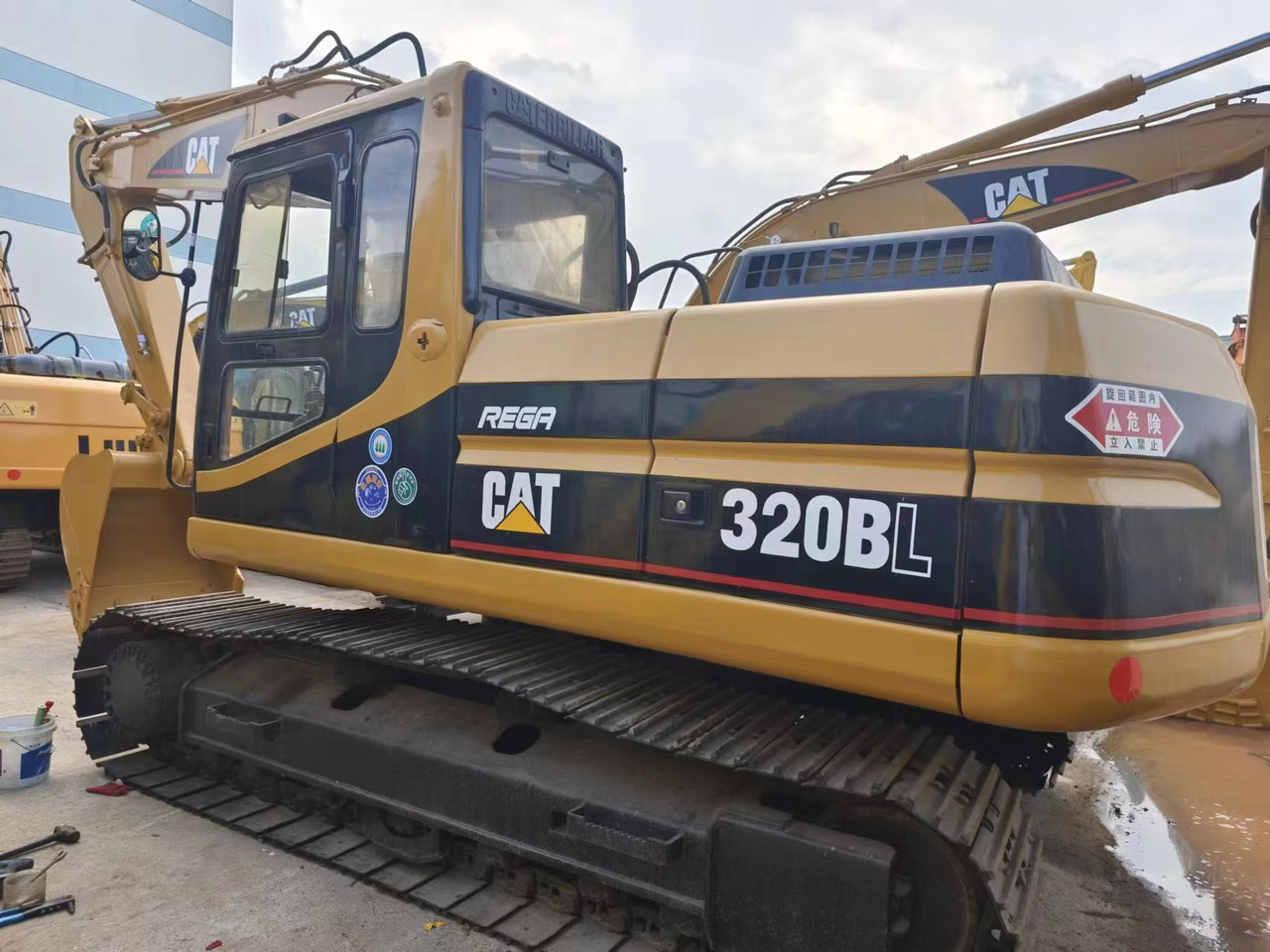 CATERPILLAR CAT 320BL - Kettenbagger: das Bild 1 CATERPILLAR CAT 320BL - Kettenbagger: das Bild 1