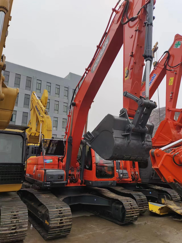 DOOSAN DX225LC - Kettenbagger: das Bild 1 DOOSAN DX225LC - Kettenbagger: das Bild 1