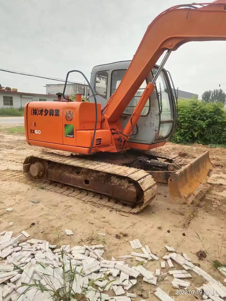 HITACHI EX60-5 - Minibagger: das Bild 2 HITACHI EX60-5 - Minibagger: das Bild 2