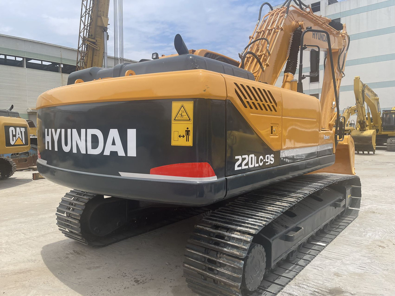 HYUNDAI 220LC-9S - Kettenbagger: das Bild 1 HYUNDAI 220LC-9S - Kettenbagger: das Bild 1