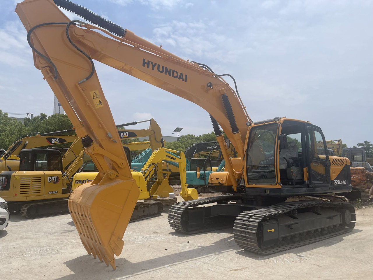 HYUNDAI 220LC-9S - Kettenbagger: das Bild 3 HYUNDAI 220LC-9S - Kettenbagger: das Bild 3