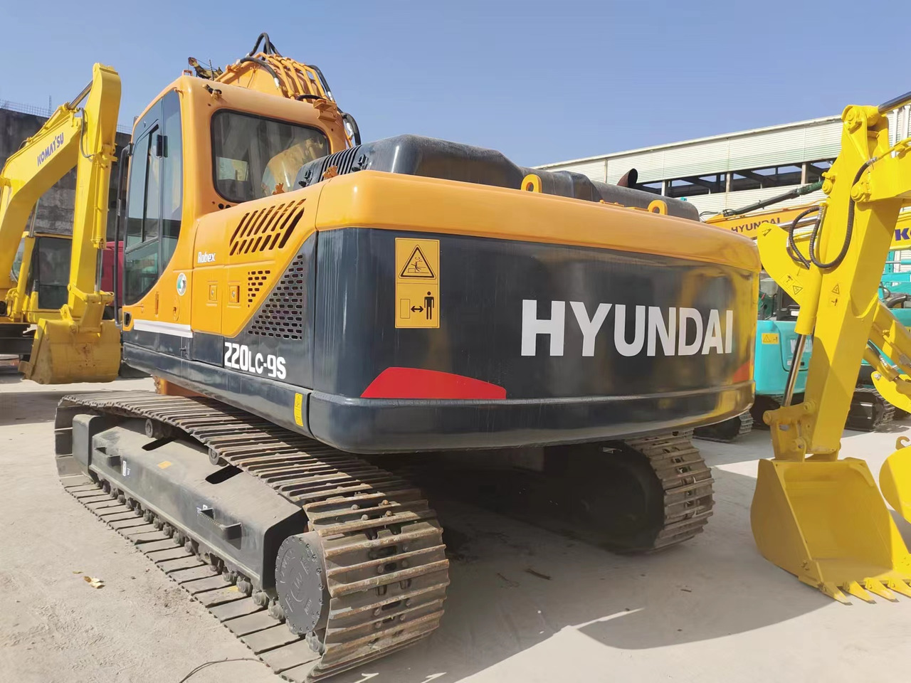 HYUNDAI 220LC-9S - Kettenbagger: das Bild 2 HYUNDAI 220LC-9S - Kettenbagger: das Bild 2