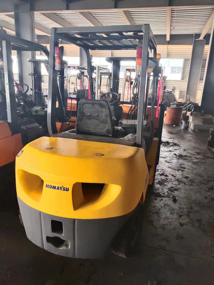 KOMATSU FD30T-17 - Dieselstapler: das Bild 4 KOMATSU FD30T-17 - Dieselstapler: das Bild 4