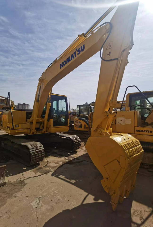 KOMATSU PC130-7 - Kettenbagger: das Bild 3 KOMATSU PC130-7 - Kettenbagger: das Bild 3