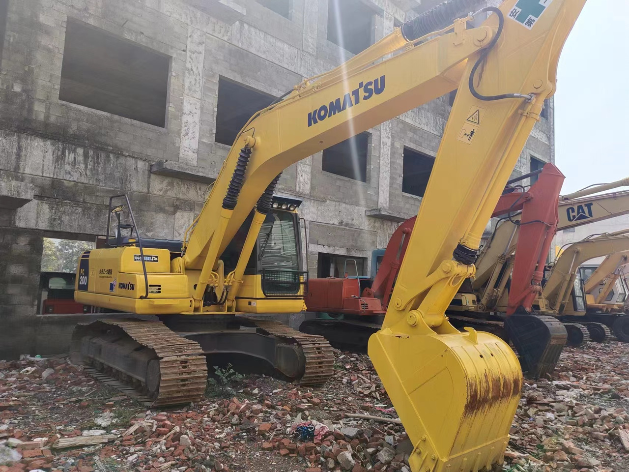 KOMATSU PC200-8 - Kettenbagger: das Bild 5 KOMATSU PC200-8 - Kettenbagger: das Bild 5