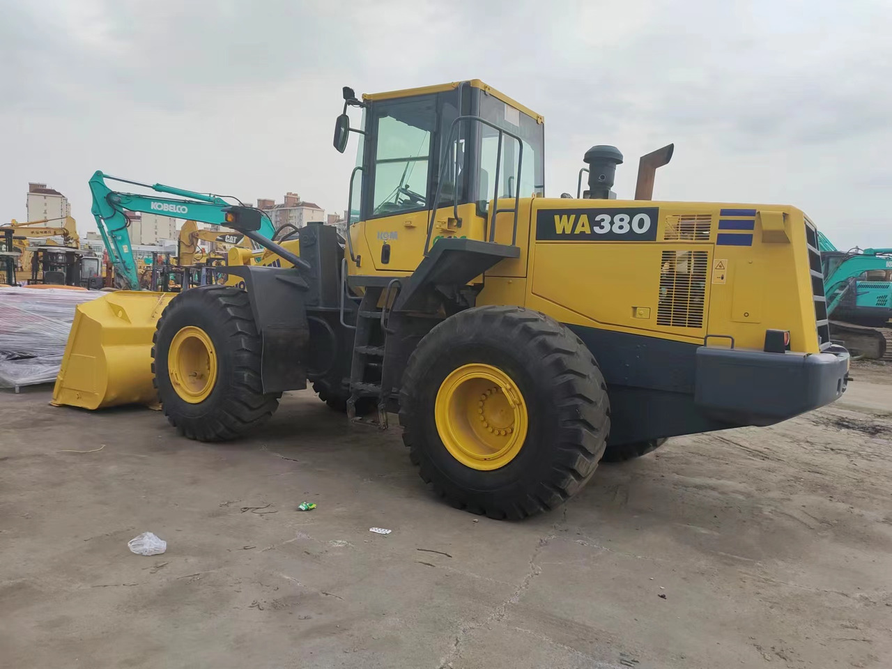 KOMATSU WA380-6 - Radlader: das Bild 2 KOMATSU WA380-6 - Radlader: das Bild 2