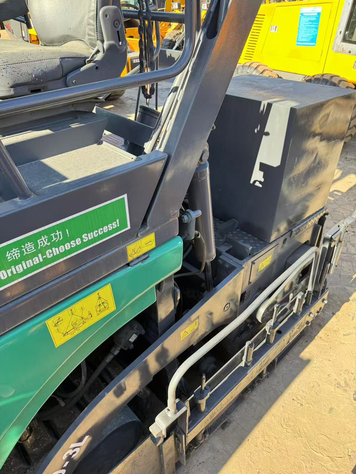 VOGELE 1800-3L - Asphaltfertiger/ Straßenfertiger: das Bild 5 VOGELE 1800-3L - Asphaltfertiger/ Straßenfertiger: das Bild 5