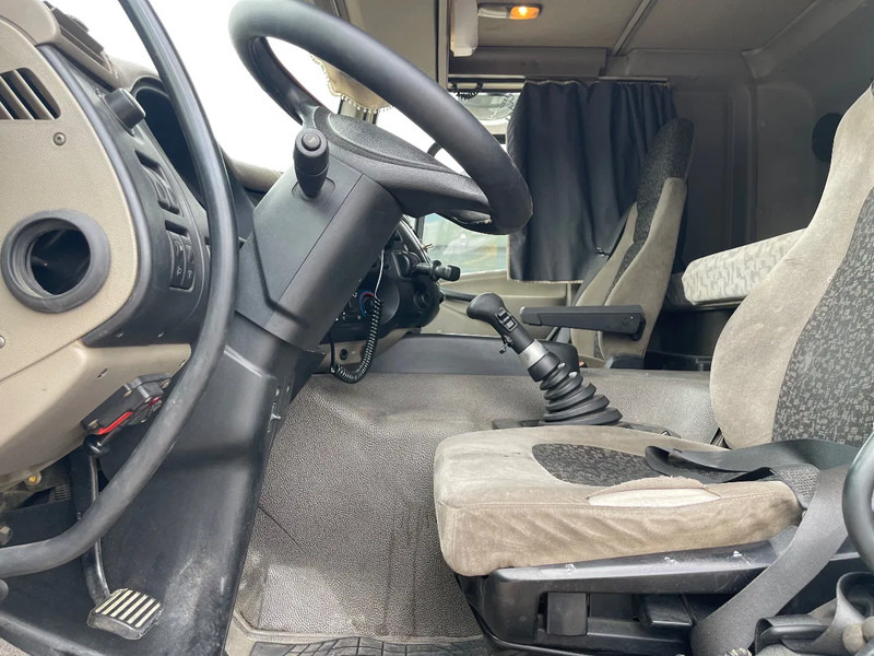 Sattelzugmaschine DAF CF 85.430 Tractor unit: das Bild 11