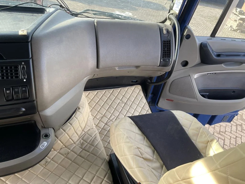 Sattelzugmaschine DAF XF 105.460 Tractor unit: das Bild 12