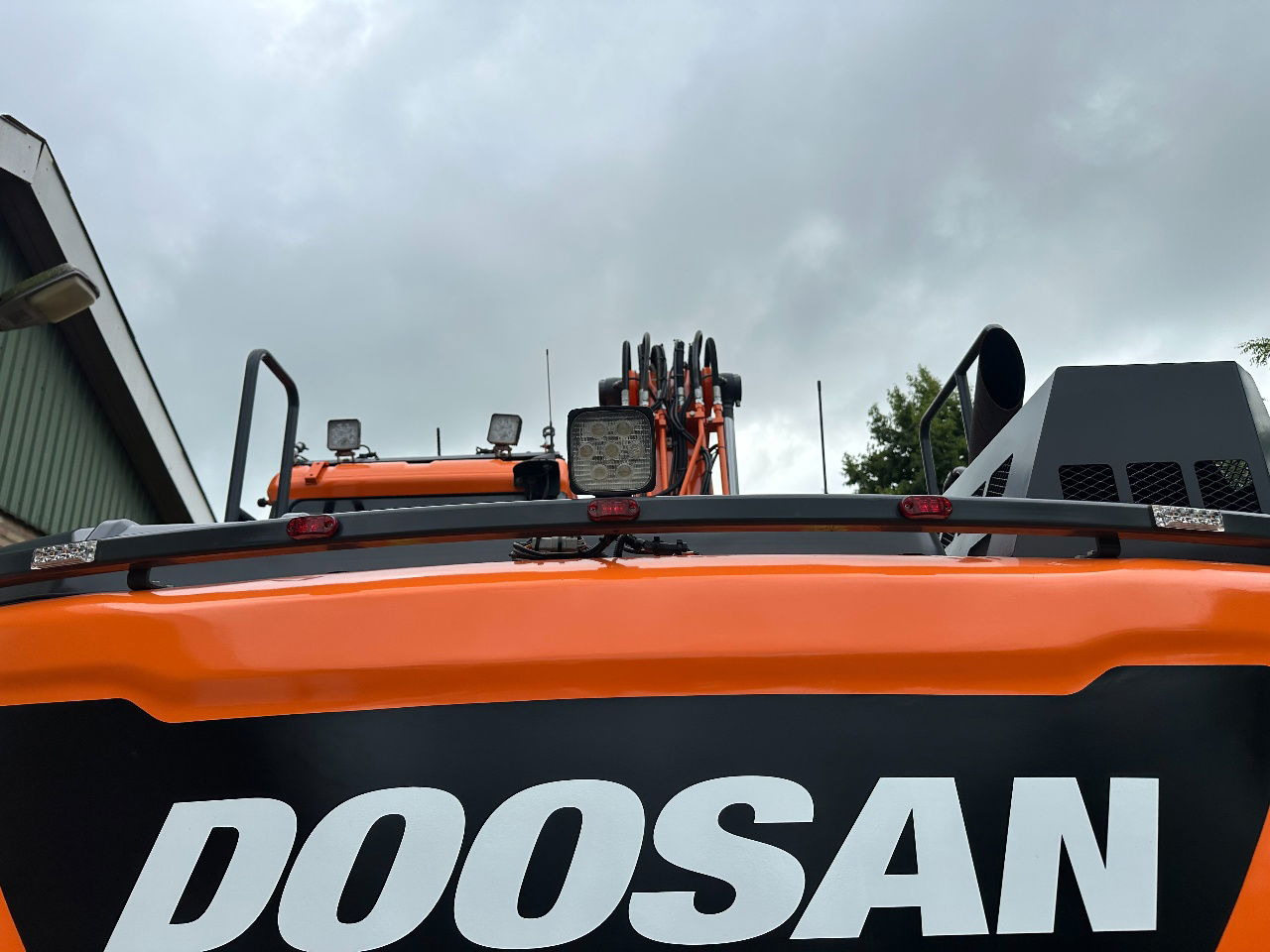 Mobilbagger Doosan DX140W-5: das Bild 24