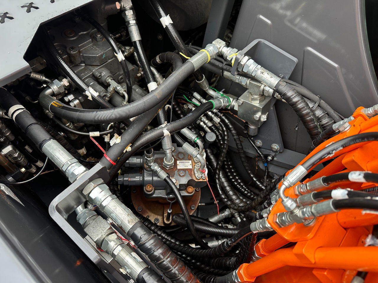 Mobilbagger Doosan DX140W-5: das Bild 26