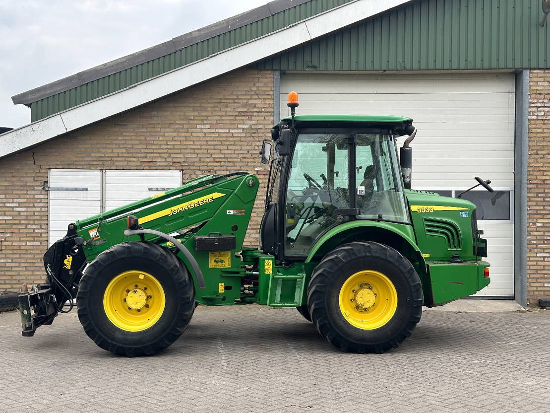 John Deere 3800 - Teleskopradlader: das Bild 2 John Deere 3800 - Teleskopradlader: das Bild 2
