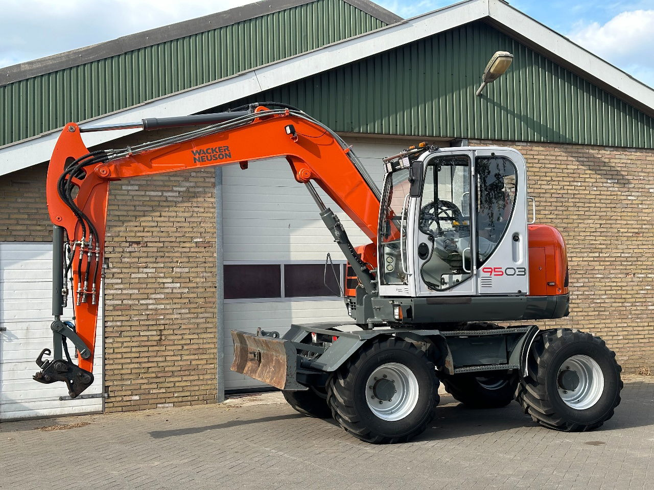 Neuson 9503 - Mobilbagger: das Bild 1 Neuson 9503 - Mobilbagger: das Bild 1